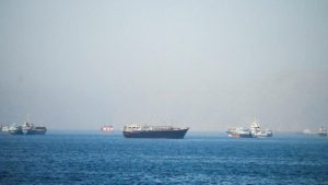 Harga minyak tembus US$ 100 per barel usai Houthi serang kapal di Laut Merah