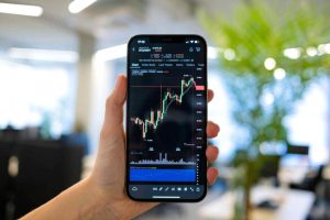 Apa itu watchlist saham? Fungsi, manfaat, dan cara membuatnya