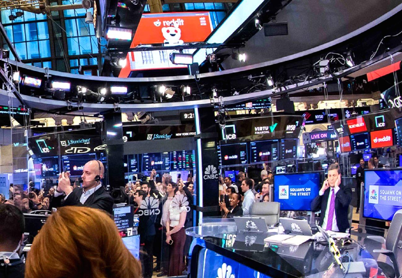 Wall Street Mixed: Chip Stocks & Mideast Conflict Pressure Market