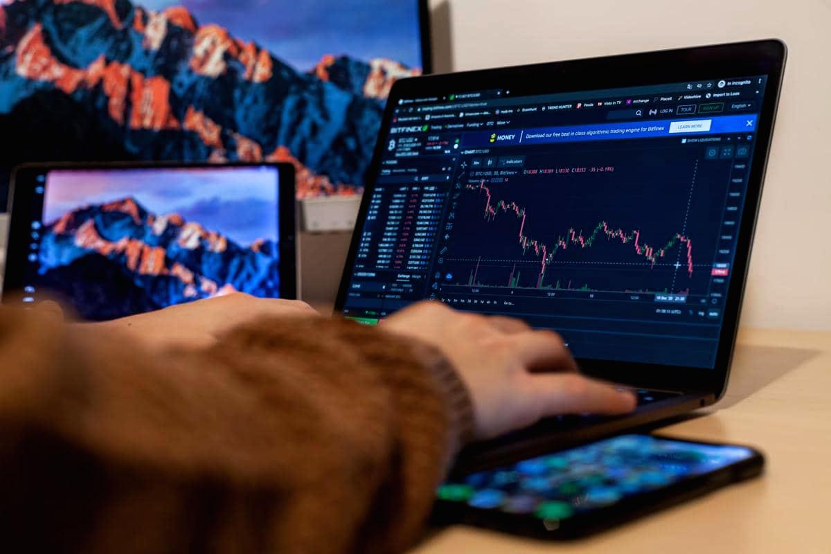 Apa itu watchlist saham? Fungsi, manfaat, dan cara membuatnya